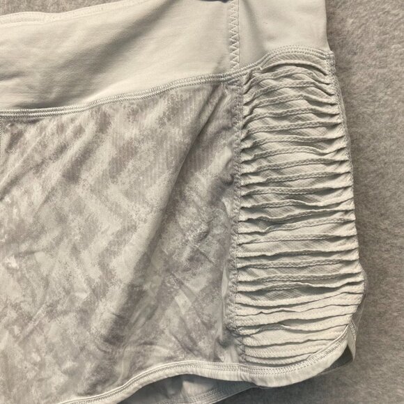 Lululemon Run Bright At Night Shorts Womens 12 Gray Blazer Print / White W7511S - Picture 2 of 11